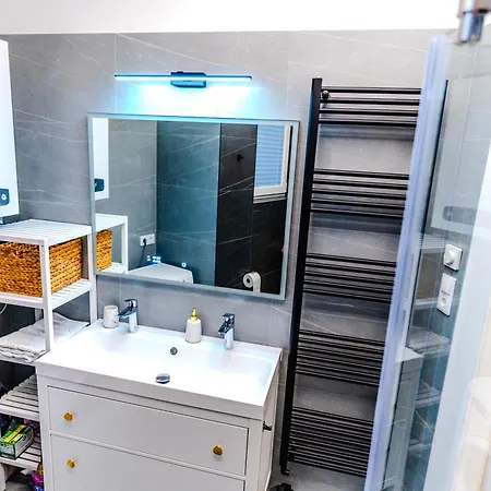2 Bedrooms And 1 Living Your Modern In Budapest
