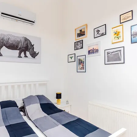 Apartment 2 Bedrooms And 1 Living Your Modern In *